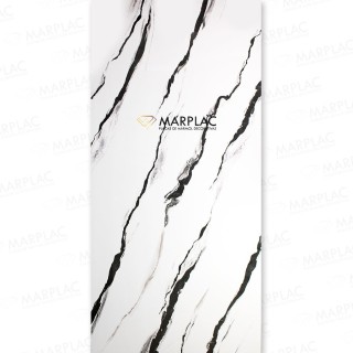 Placas mármol decorativas de color blanco con vetas negras.