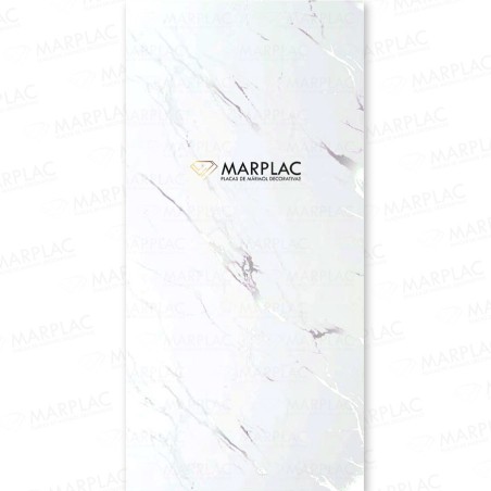 Panel decorativo blanco con vetas plateadas | Interior luminoso