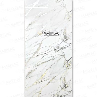 Panel decorativo blanco con vetas plateadas | Interior luminoso