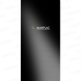 Placas decorativas en negro brillo para dar luz y contraste al interio