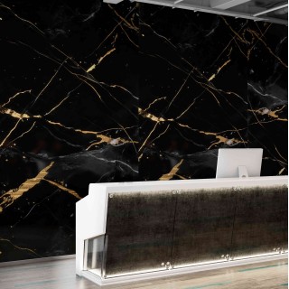 Mármol negro con dorado para crear paredes impactantes