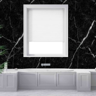 Revestimiento mármol negro para renovar paredes con estilo elegante