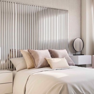 Listones decorativos blancos con acabado plata