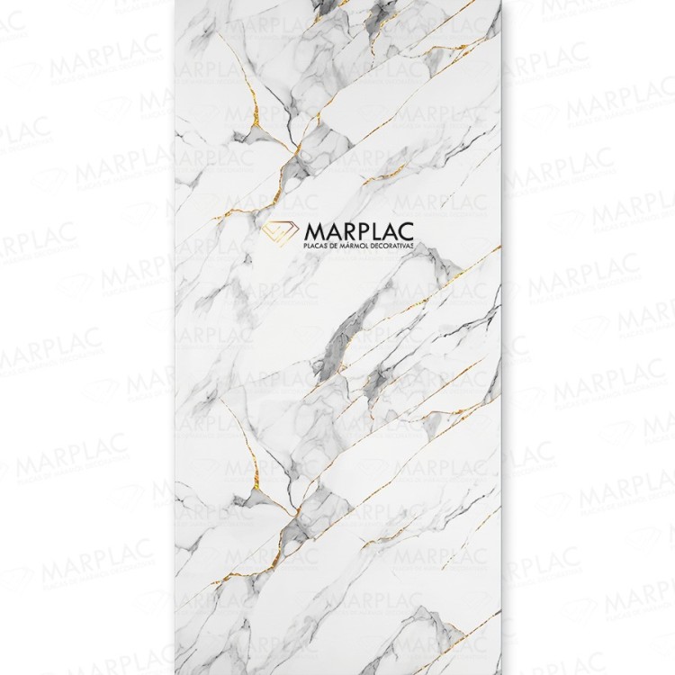 Revestimiento marmoleado blanco con vetas doradas