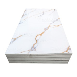 Revestimiento interior blanco con vetas doradas – Panel decorativo